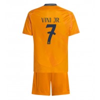 Dětský fotbalový dres Real Madrid Vinicius Junior #7 2024-25 Venkovní Krátký Rukáv (+ trenýrky)